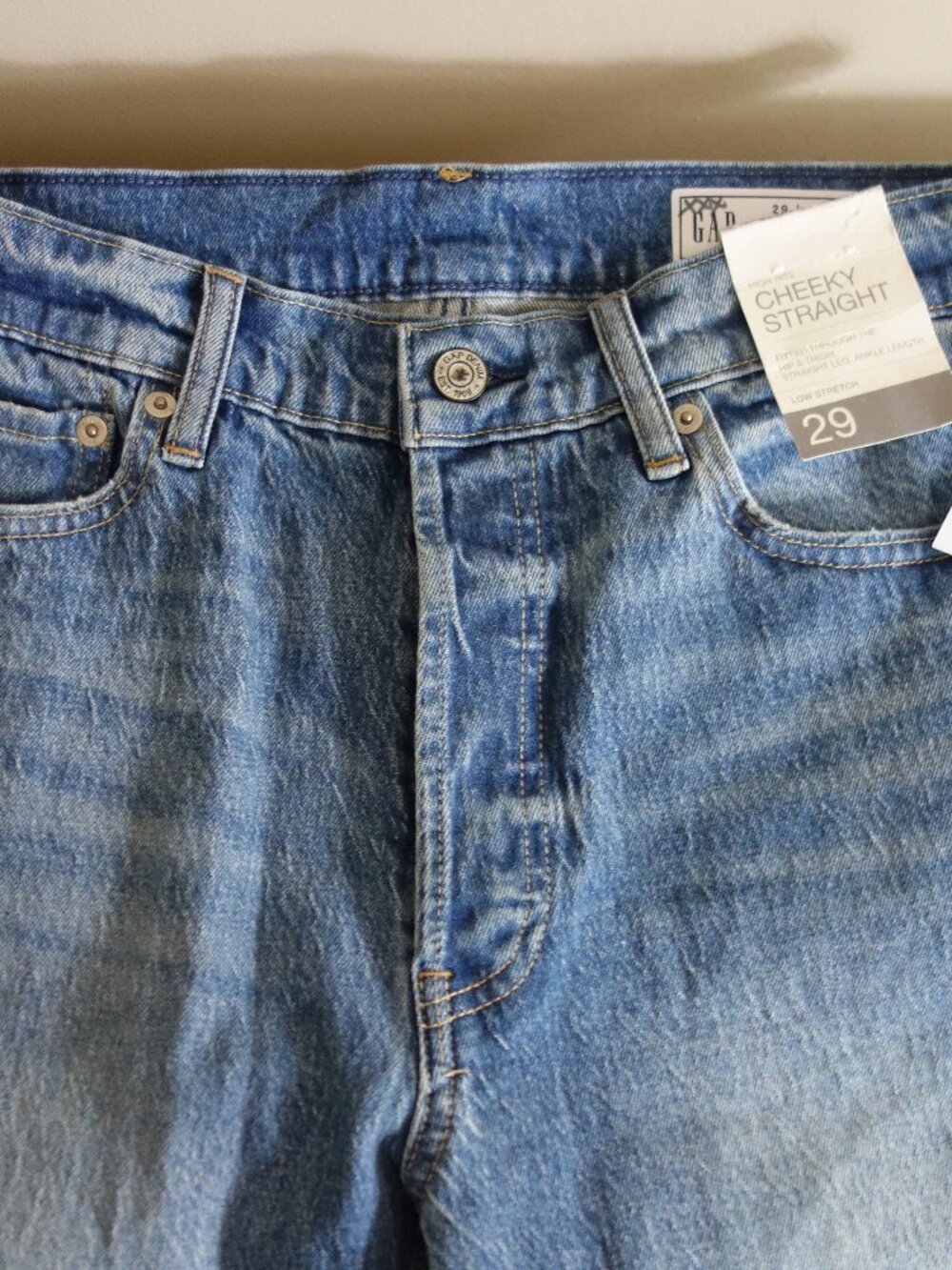 NWT 79.95 GAP High Rise Cheeky Straight Light Indigo Blue Jeans – Petite 29